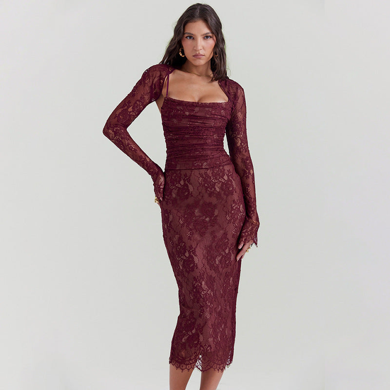VENEZIA – Langärmeliges Spitzenkleid mit Rückenausschnitt und figurbetontem Schnitt