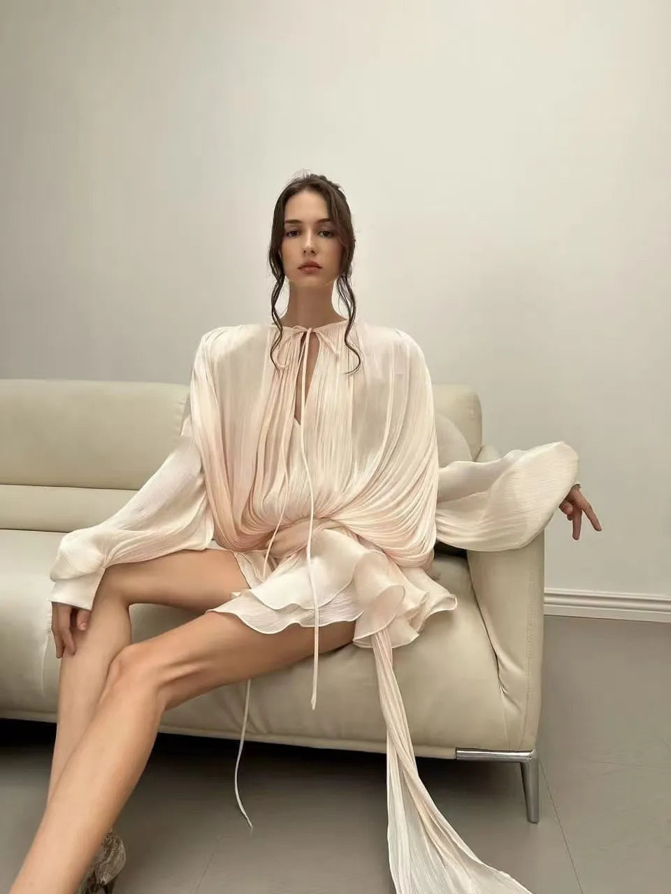 POSITANO –  Luftiges Rüschen-Minikleid mit Bindung