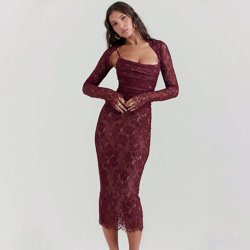 VENEZIA – Langärmeliges Spitzenkleid mit Rückenausschnitt und figurbetontem Schnitt