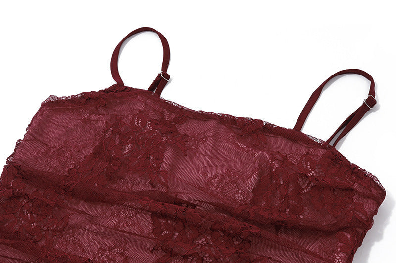 VENEZIA – Langärmeliges Spitzenkleid mit Rückenausschnitt und figurbetontem Schnitt
