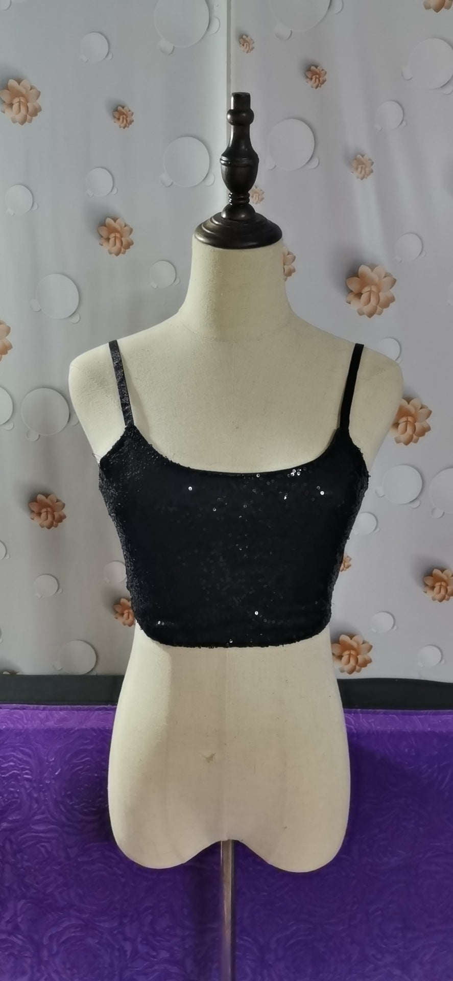 SORRENTO – One-Shoulder Paillettentop im Glam-Look