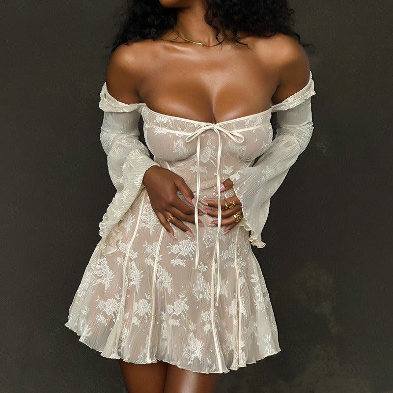 FLORENZ – Verspieltes Spitzen-Minikleid mit Puffärmeln